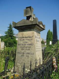 Sümeg, Temető: Kisfaludy Mór sírja 2.kép.jpg Sümeg, Temető: Kisfaludy Mór sírja 2.kép.jpg